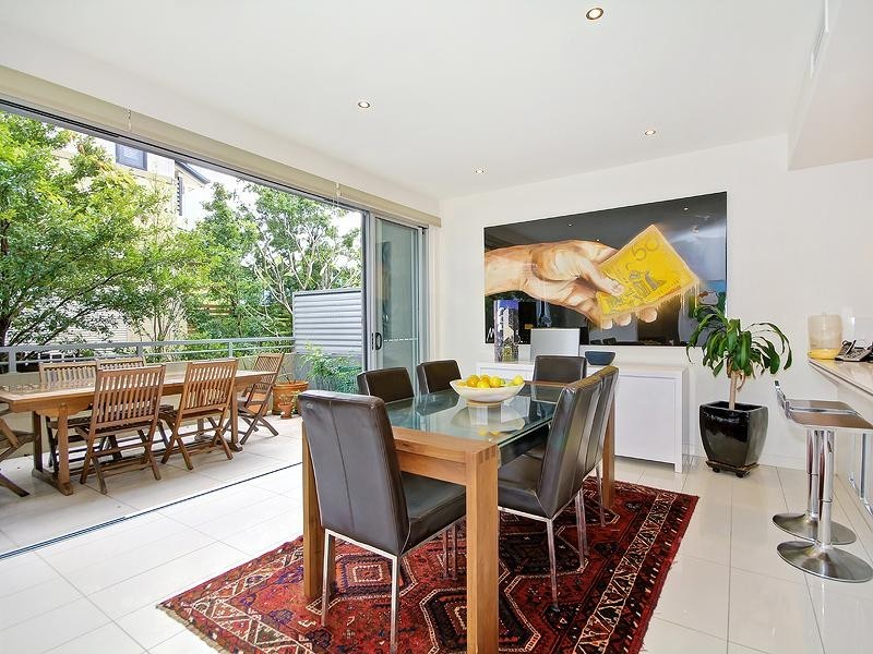 17 Queens Road, Taringa QLD 4068