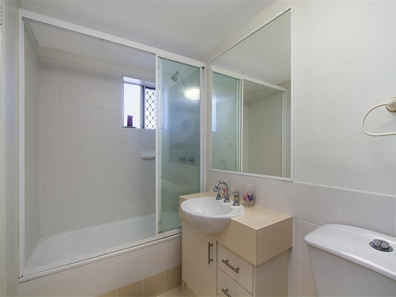 13/1 Golding Street, Toowong QLD 4066