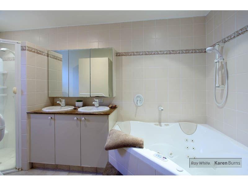 59 Chapel Hill Road, Chapel Hill QLD 4069