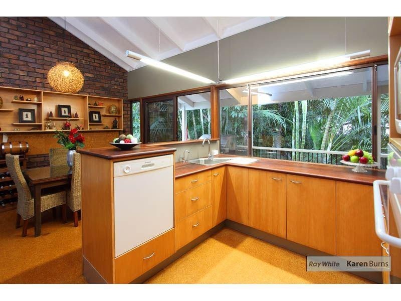 59 Chapel Hill Road, Chapel Hill QLD 4069