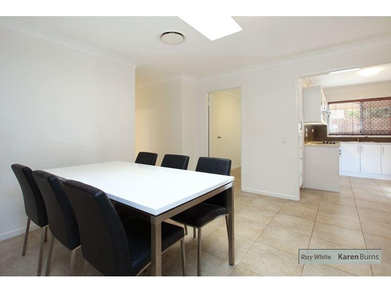 11 Lant Street, Chapel Hill QLD 4069