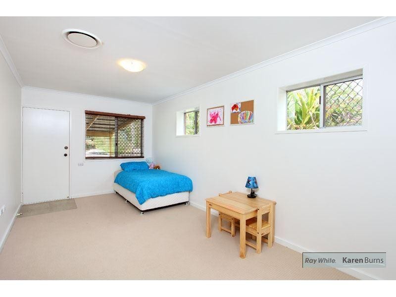 11 Lant Street, Chapel Hill QLD 4069