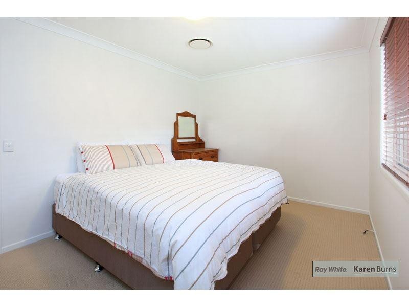 11 Lant Street, Chapel Hill QLD 4069