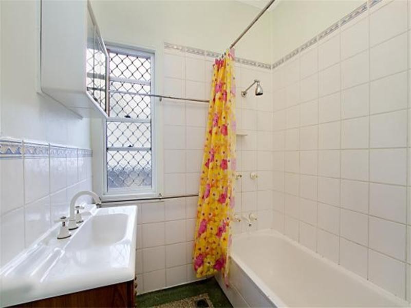 170 Taringa Parade, Indooroopilly QLD 4068