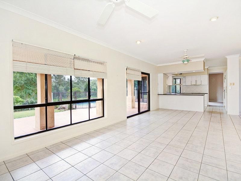 35 Blackbutt Place, Brookfield QLD 4069