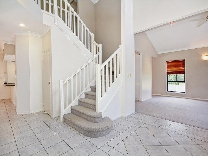 35 Blackbutt Place, Brookfield QLD 4069