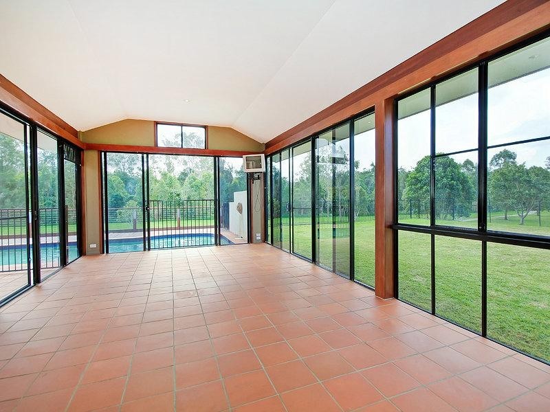 35 Blackbutt Place, Brookfield QLD 4069