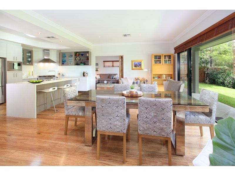 44 Lomandra Place, Chapel Hill QLD 4069