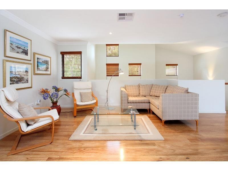 44 Lomandra Place, Chapel Hill QLD 4069