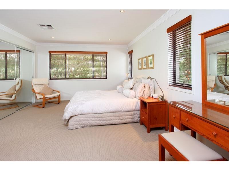 44 Lomandra Place, Chapel Hill QLD 4069