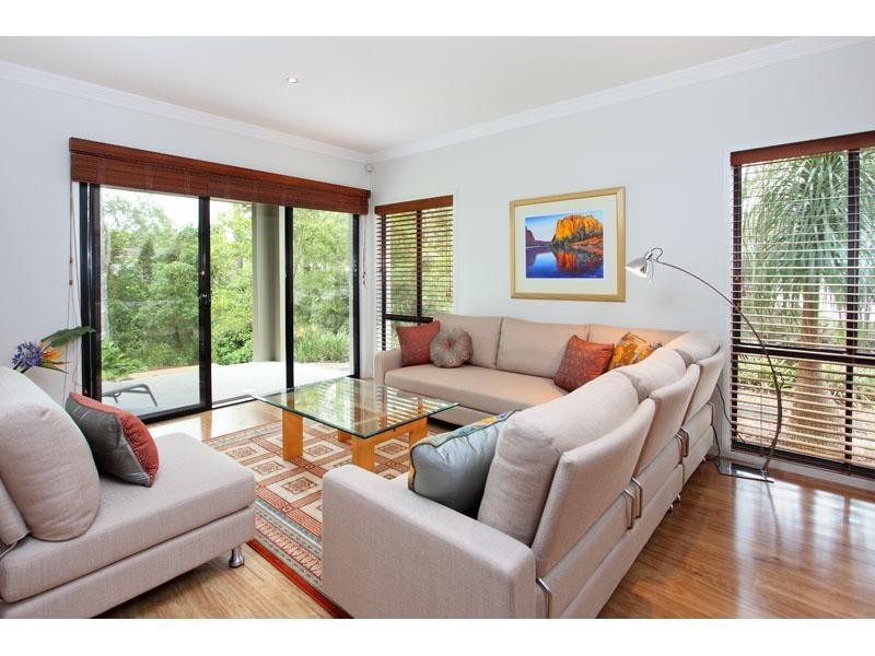 44 Lomandra Place, Chapel Hill QLD 4069