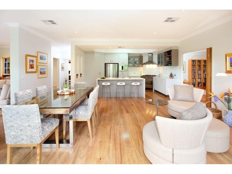 44 Lomandra Place, Chapel Hill QLD 4069