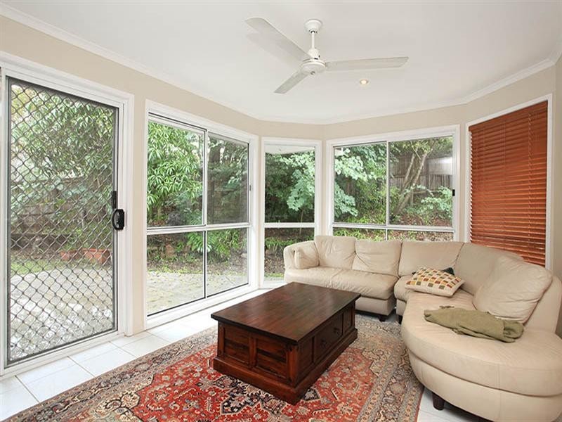 15 Kersley Road, Kenmore QLD 4069