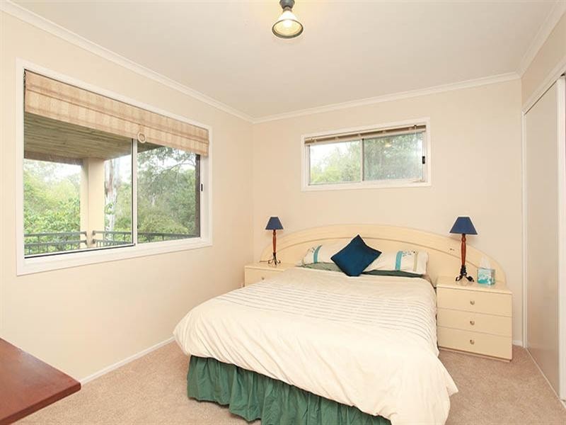 15 Kersley Road, Kenmore QLD 4069