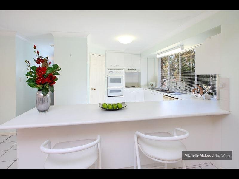 7 Geewan Place, Chapel Hill QLD 4069