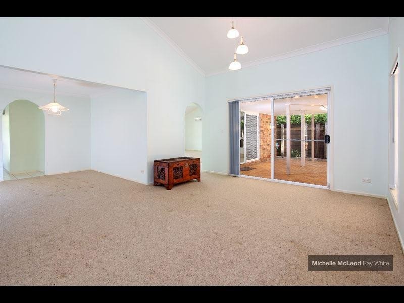 7 Geewan Place, Chapel Hill QLD 4069