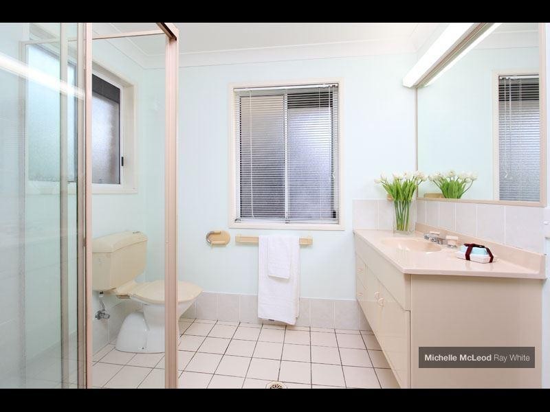 7 Geewan Place, Chapel Hill QLD 4069