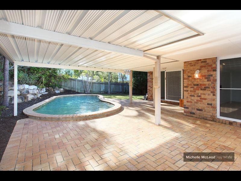 7 Geewan Place, Chapel Hill QLD 4069