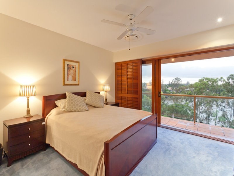 143 The Esplanade, St Lucia QLD 4067