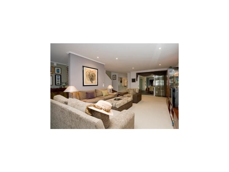 16 Lader Terrace, Varsity Lakes QLD 4227