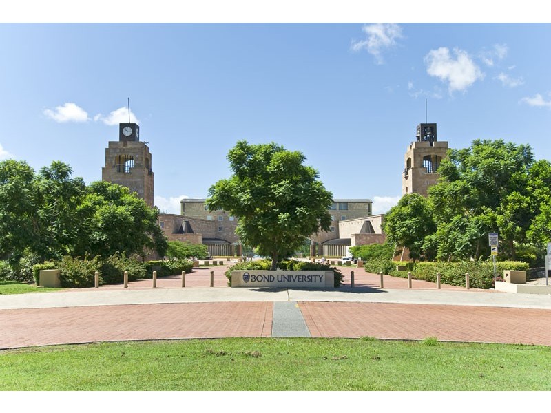 16 Lader Terrace, Varsity Lakes QLD 4227