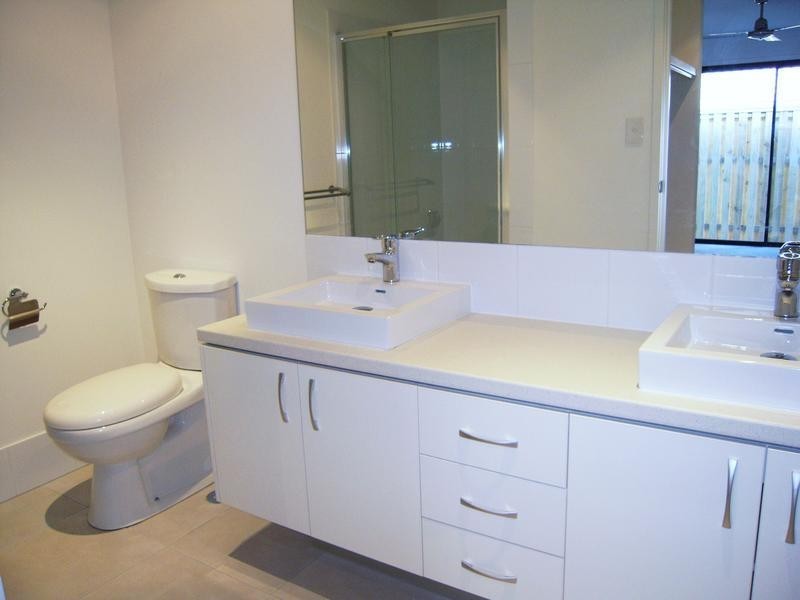 16 Firecrest Crescent, Upper Coomera QLD 4209