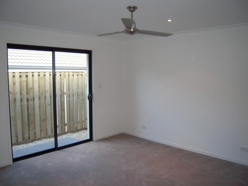 16 Firecrest Crescent, Upper Coomera QLD 4209