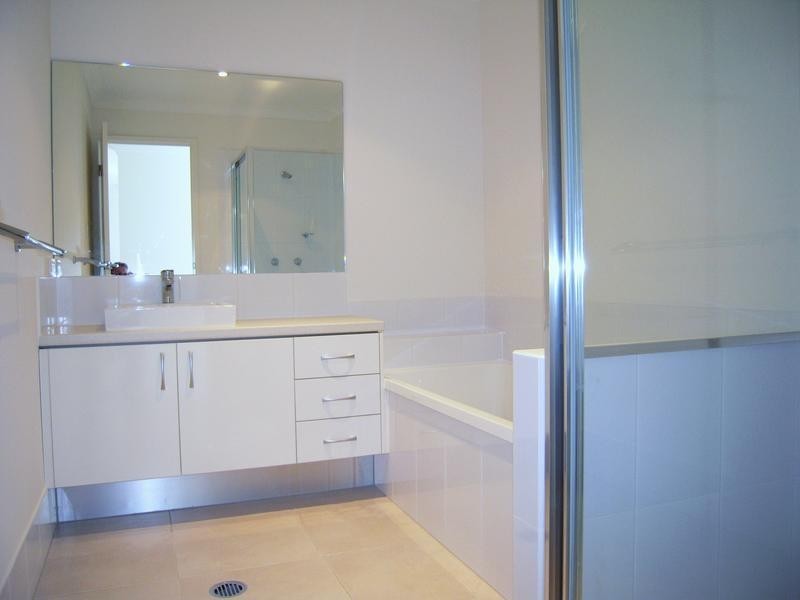 16 Firecrest Crescent, Upper Coomera QLD 4209