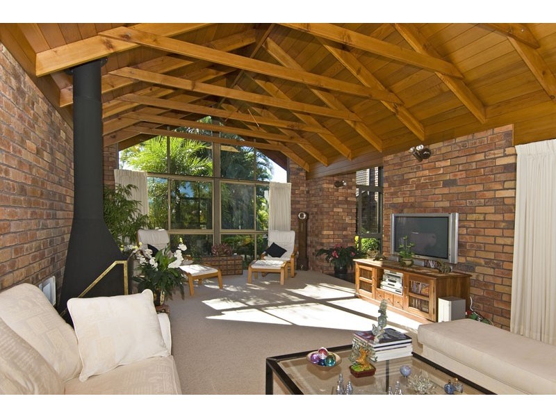 18 Alma Street, Broadbeach Waters QLD 4218