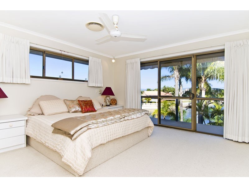 18 Alma Street, Broadbeach Waters QLD 4218