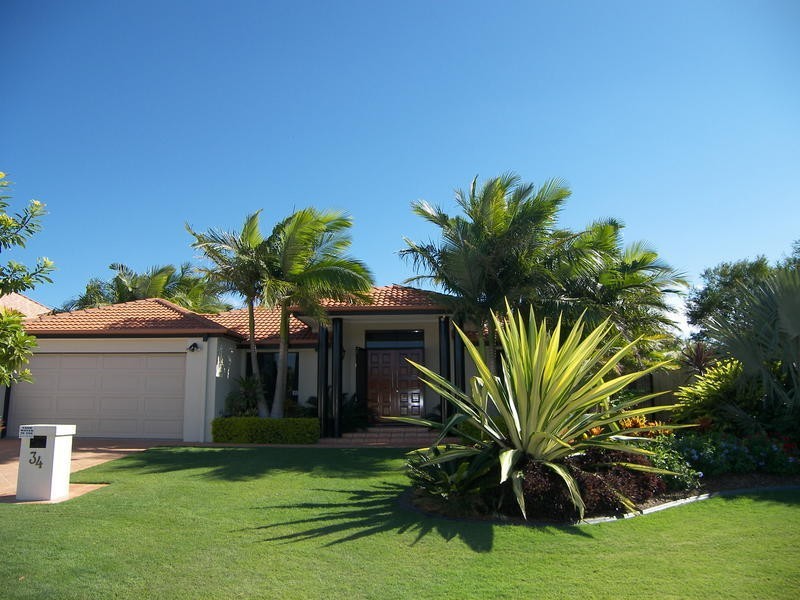 34 Shoalwater Court, Burleigh Waters QLD 4220