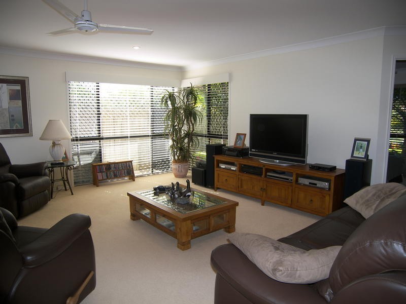 34 Shoalwater Court, Burleigh Waters QLD 4220