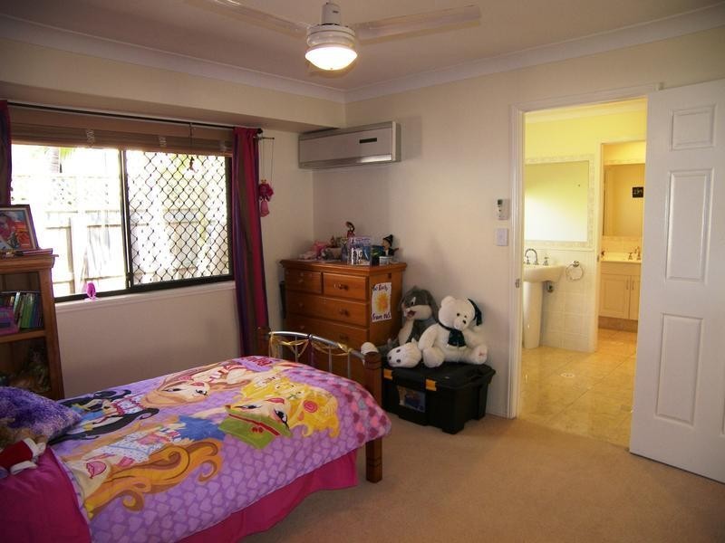 34 Shoalwater Court, Burleigh Waters QLD 4220