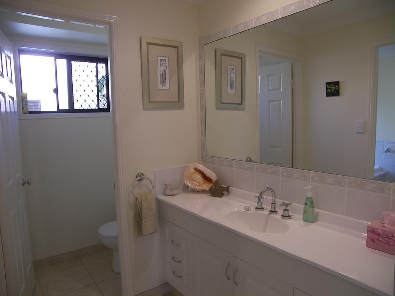 34 Shoalwater Court, Burleigh Waters QLD 4220