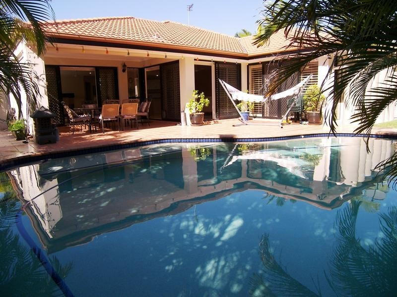 34 Shoalwater Court, Burleigh Waters QLD 4220