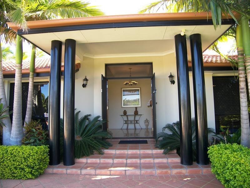 34 Shoalwater Court, Burleigh Waters QLD 4220