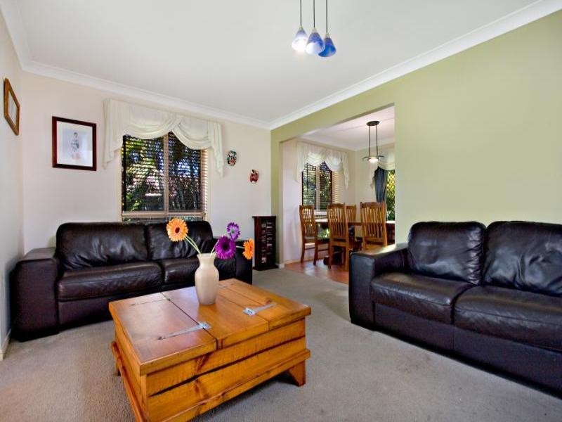 102 Merridown Drive, Merrimac QLD 4226