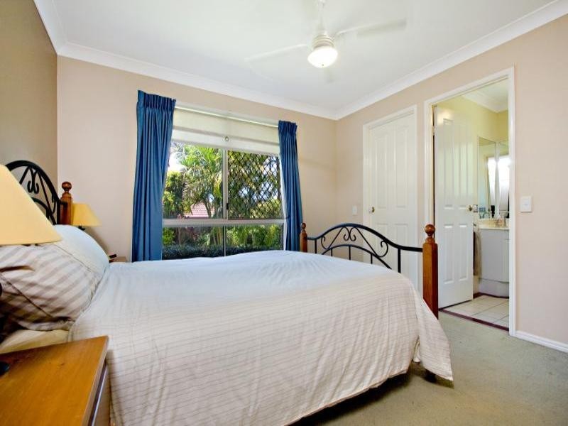 102 Merridown Drive, Merrimac QLD 4226