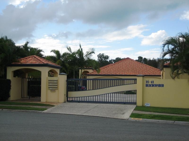 35 Beachcomber Court, Burleigh Waters QLD 4220
