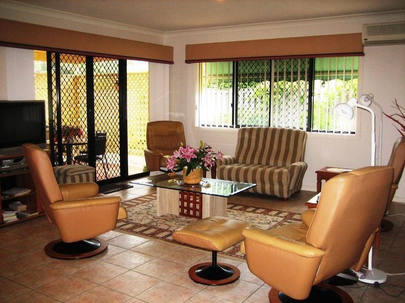 35 Beachcomber Court, Burleigh Waters QLD 4220