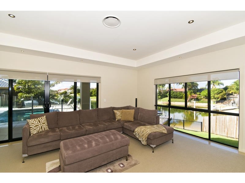 32 Compass Court, Mermaid Waters QLD 4218