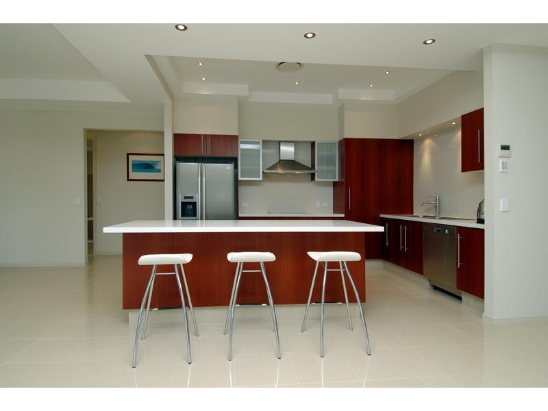 32 Compass Court, Mermaid Waters QLD 4218