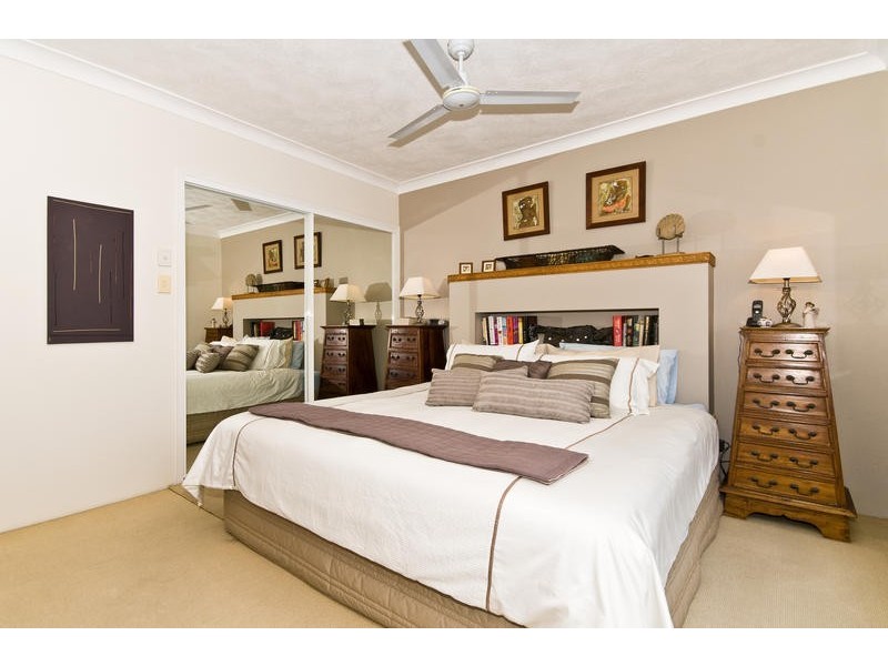 484 The Esplanade, Palm Beach QLD 4221