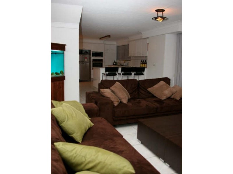 8/9 Jodie Court, Mermaid Waters QLD 4218