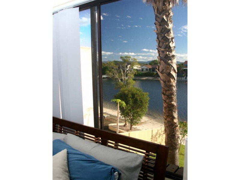 8/9 Jodie Court, Mermaid Waters QLD 4218