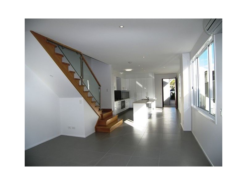 3 Banksia Broadway, Burleigh Heads QLD 4220