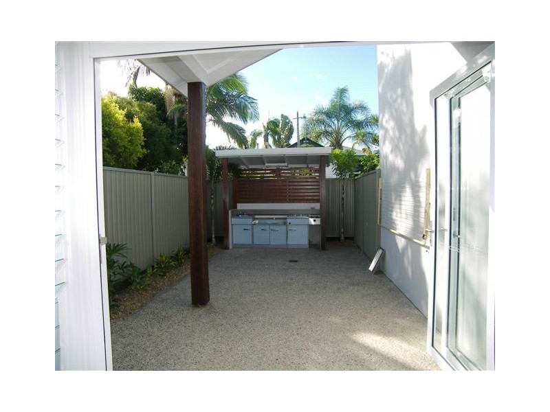 3 Banksia Broadway, Burleigh Heads QLD 4220