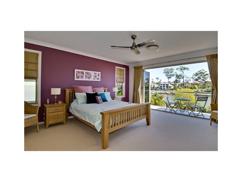 19 Port Peyra Crescent, Varsity Lakes QLD 4227