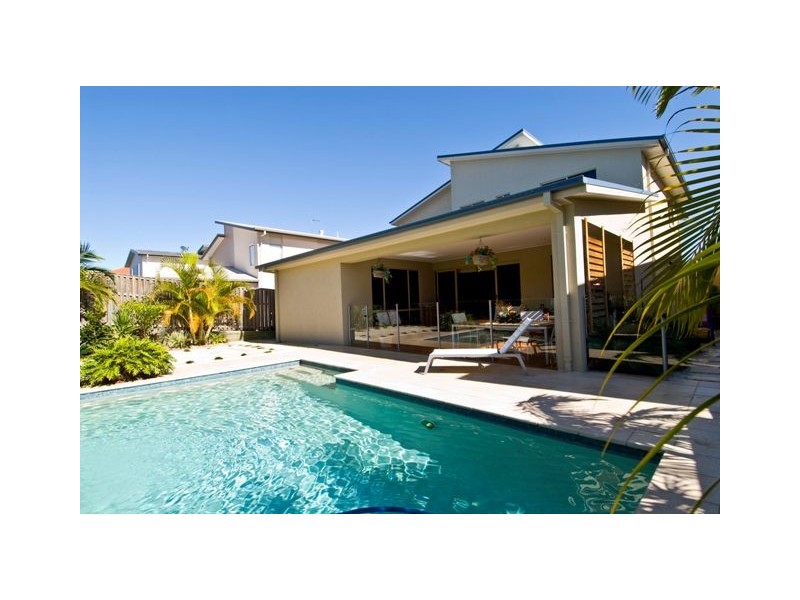 19 Port Peyra Crescent, Varsity Lakes QLD 4227