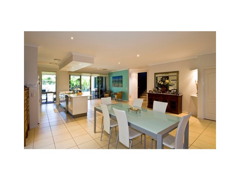 19 Port Peyra Crescent, Varsity Lakes QLD 4227